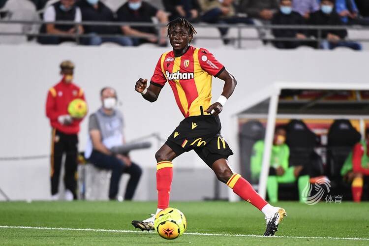 中国男篮与开拓者夏联比赛